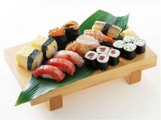Миф 4: Суши едят только специальными палочками