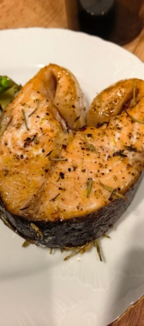 Идеальный ужин: стейк лосося с розмарином