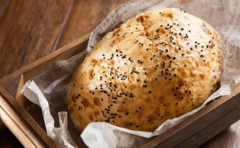 Экмек: простой турецкий хлеб для домашнего стола и маленьких закусок