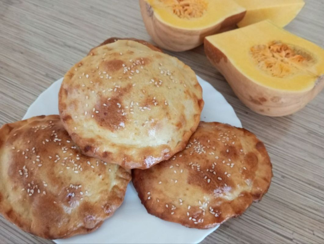 Тепло печи и тыква в каждом дне: как простые пирожки становятся уютом