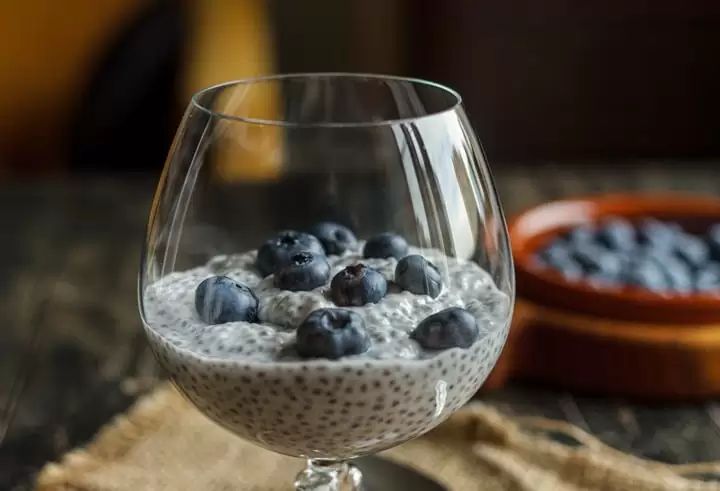 Нежный чиа пудинг на основе кокосового молока