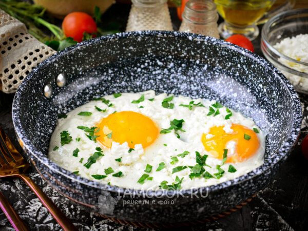 Питательный завтрак без углеводов: яичница с творогом на каждый день