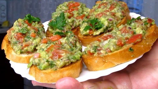 Как приготовить идеальные авокадо-бутерброды: быстро и вкусно