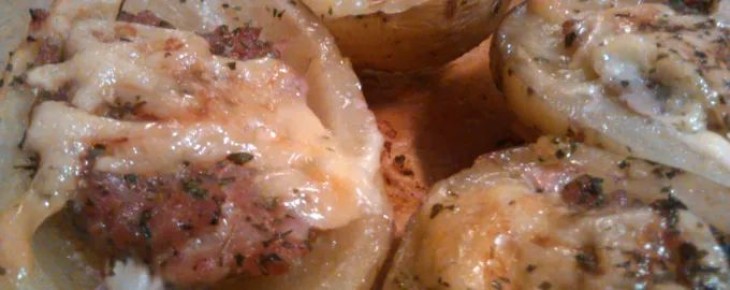 Картофель, фаршированный фаршем, запеченный в духовке