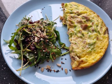 Салат из свеклы с рукколой: здоровая осенняя классика