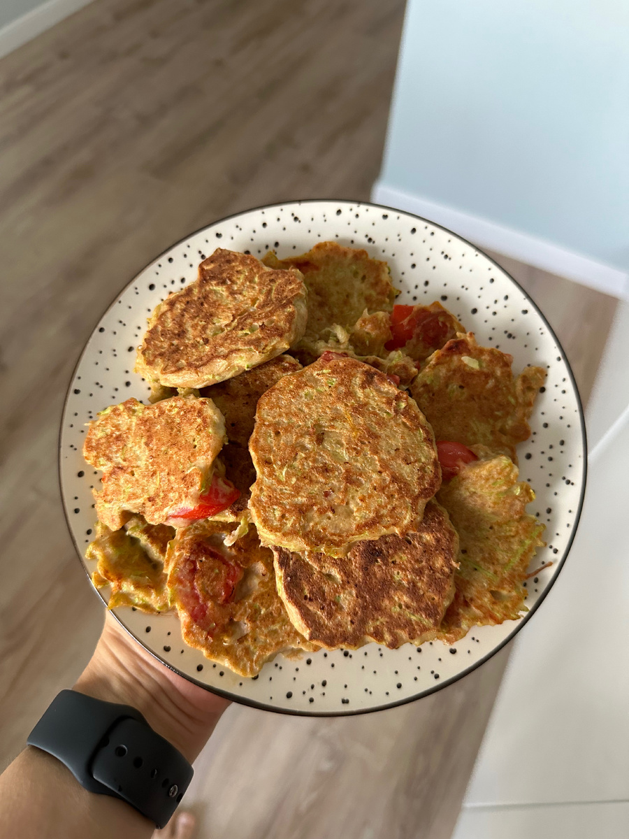 Овощные оладушки: простой и вкусный выбор для любого приема пищи