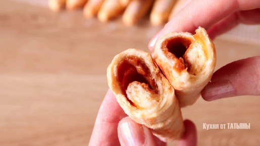 Печенье с изюминкой: Трубочки на сметане для вашего чаепития