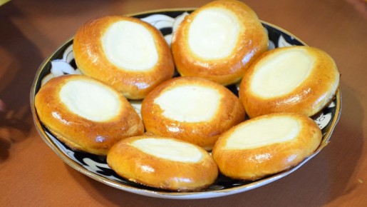 Пухлые сметанники: как приготовить идеальные булочки