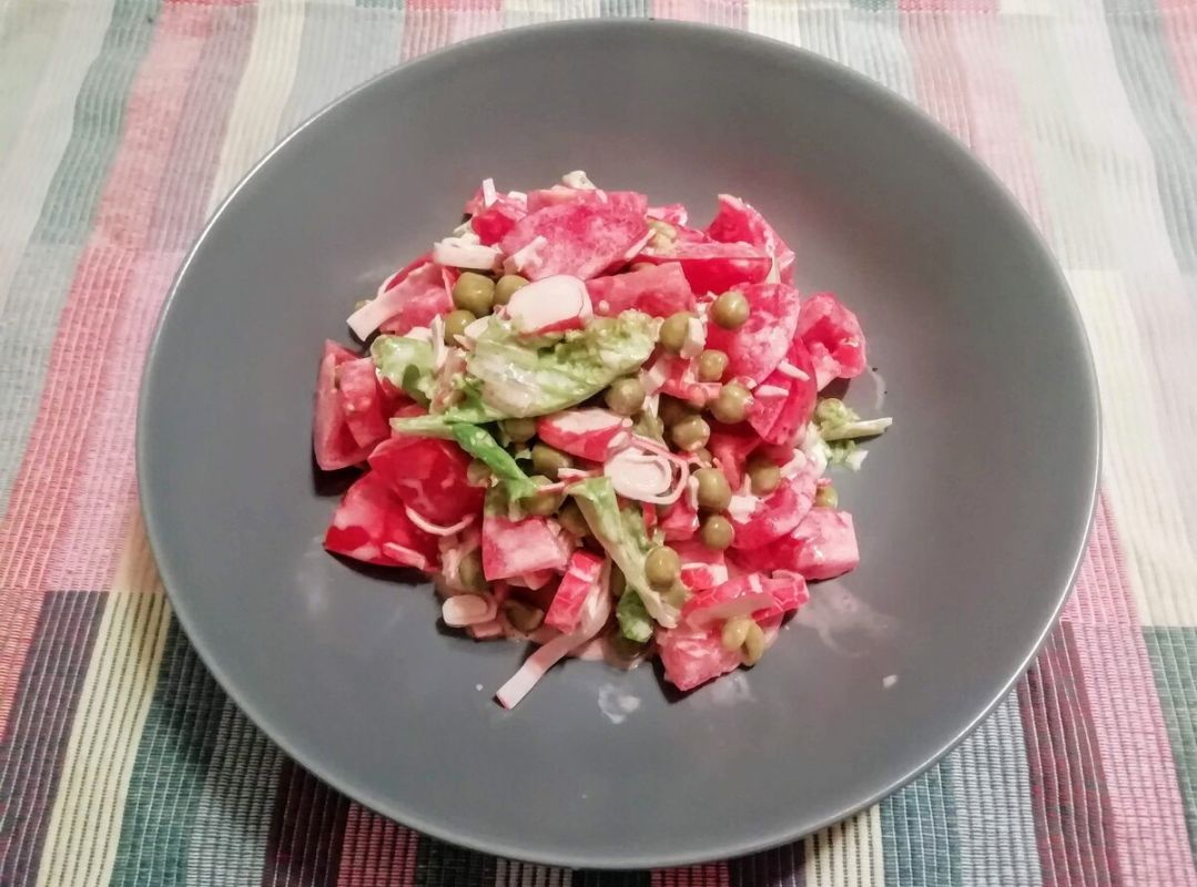 Простой и вкусный салат из холодильника