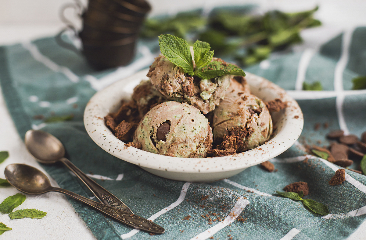 Как приготовить домашнее семифредо с шоколадом и мятой