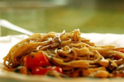 Ароматные спагетти с морепродуктами: простой рецепт для гурманов