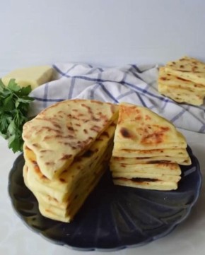 Сырные лепешки на кефире: простой и вкусный рецепт для любого стола