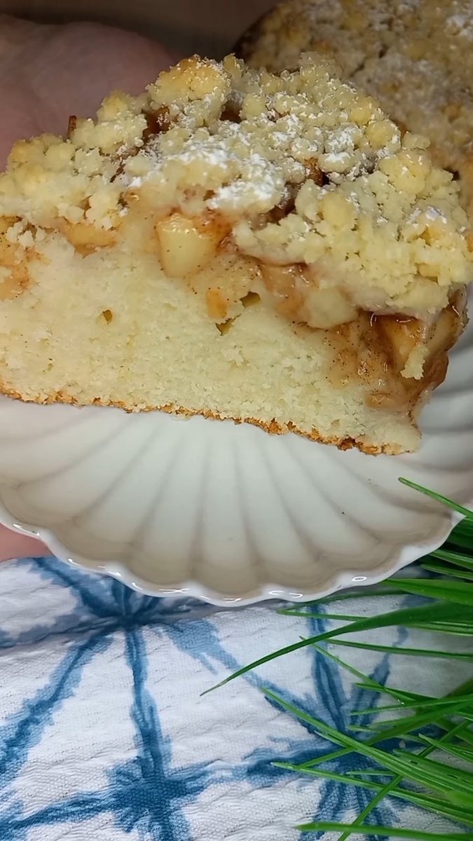 Ароматный осенний яблочный кекс с хрустящей корочкой