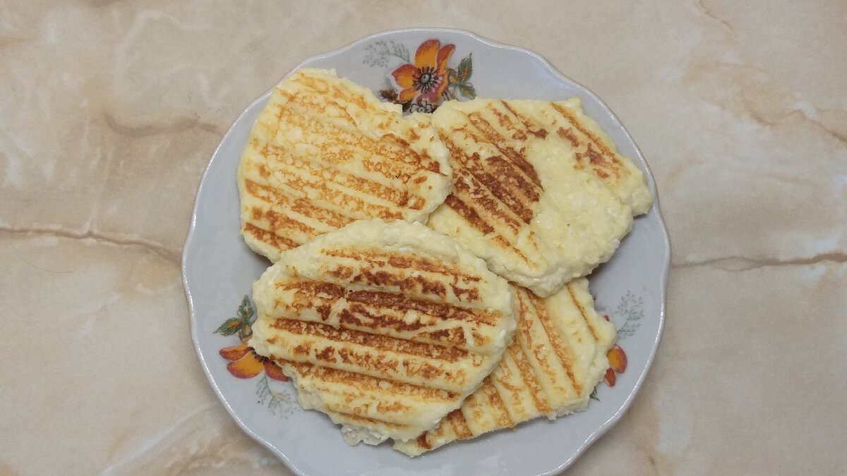 Нежные сырники на гриле: здоровый завтрак с рисовой мукой