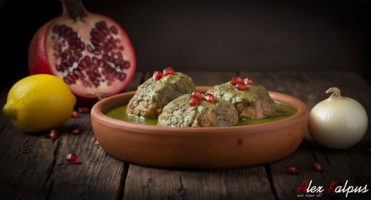 Курица с гранатом и орехами: грузинский шедевр для вашего стола