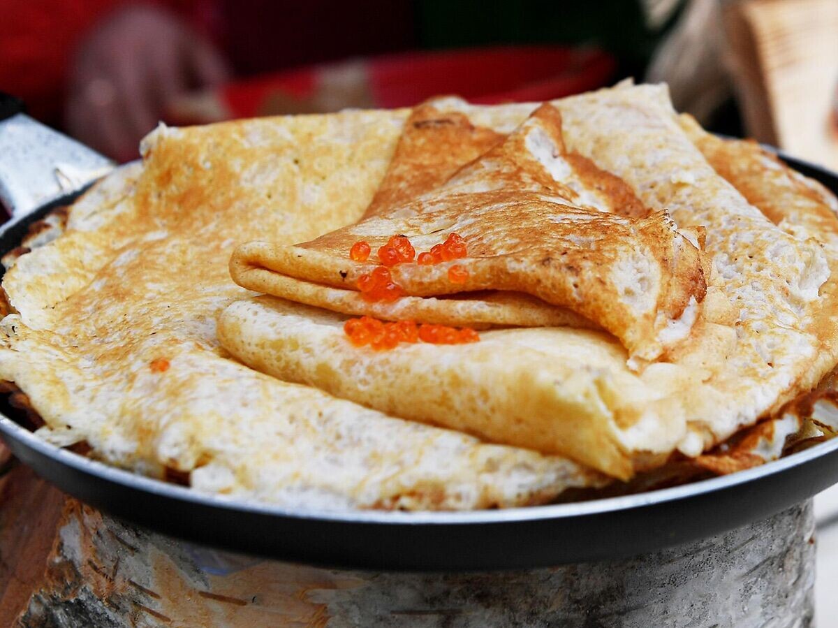 Сколько стоит приготовить блины с рыбой для всей семьи в Масленицу