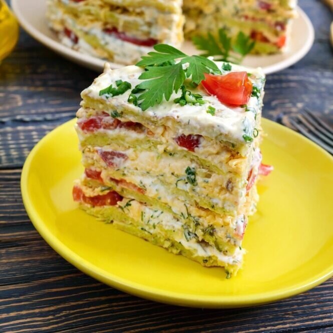 Кабачковый торт с помидорами и сыром