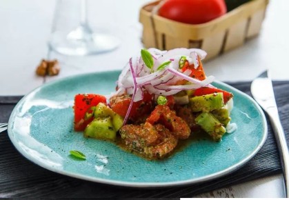 Грузинский овощной салат: свежесть и вкус в каждом укусе