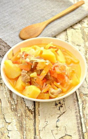 Сочные нотки весны: овощное рагу со свининой для всей семьи