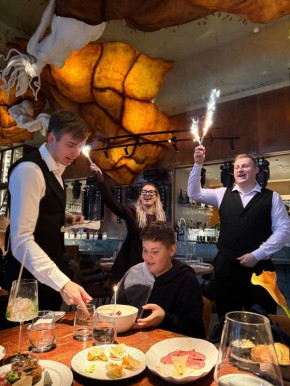 Как прошел праздник Джуниора в ресторане Phantom