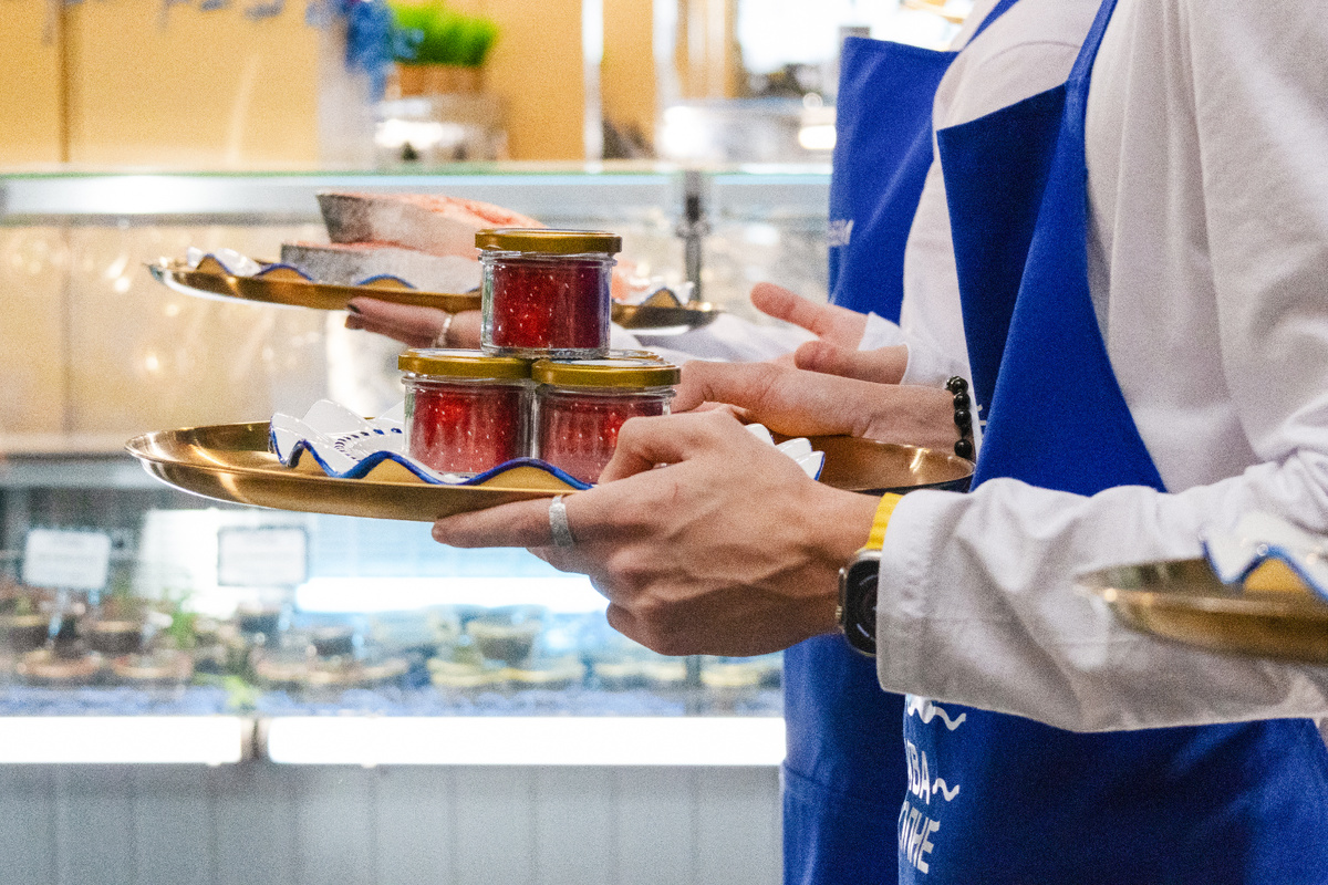 Новогодние акции на рыбных рынках Москвы снижают цены и дарят дегустации