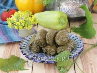 Долма с соусом: универсальное блюдо для вашего стола