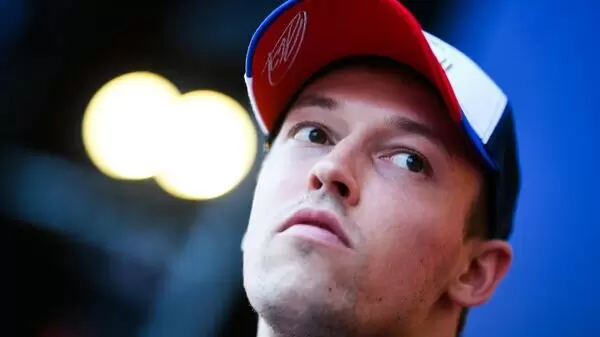 Искусственный интеллект обходит гонщика: Квят уступил на трассе в Абу-Даби