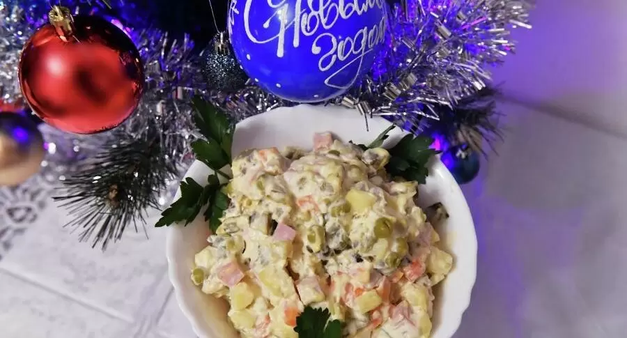 Легкие альтернативы оливье к Новому году: новые вкусы и яркие салаты