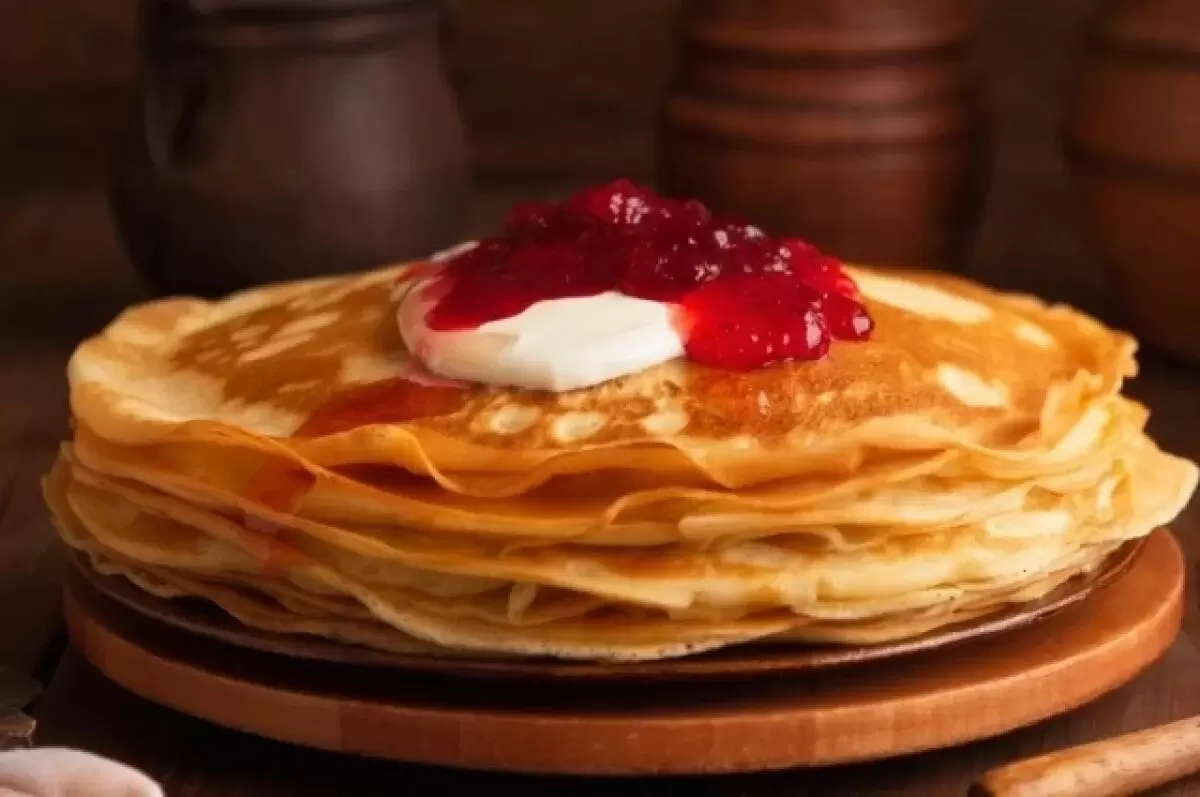 Как правильно наслаждаться блинами на Масленицу: советы диетолога