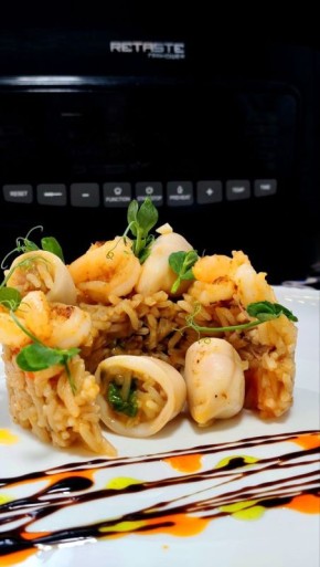 Морская паэлья, приготовленная в аэрогриле: секреты идеального вкуса и подачи
