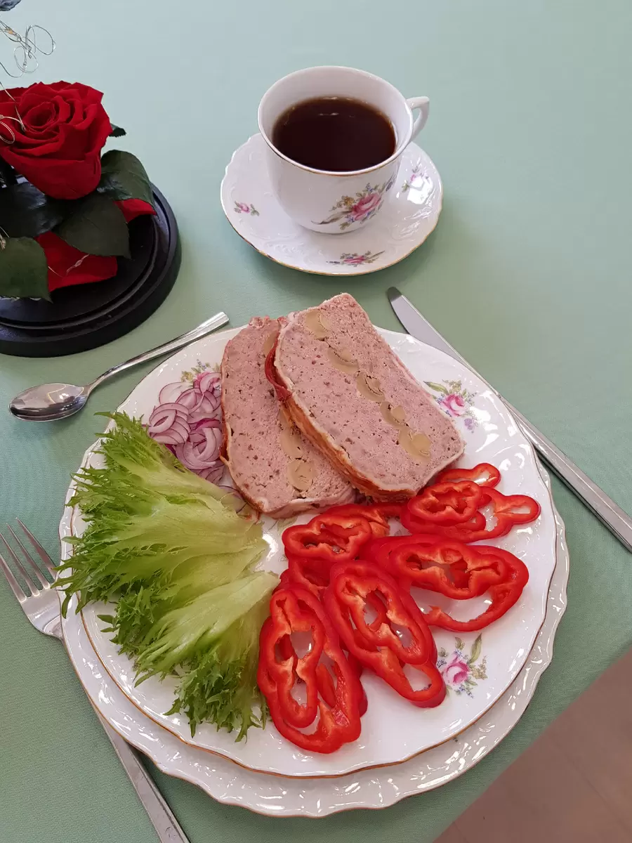 Террин из телятины с шампиньонами