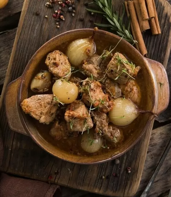 Тушеное мясо по-гречески