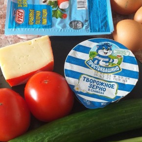 Крабовая ватрушка: рецепт нежного салата с творожным зерном