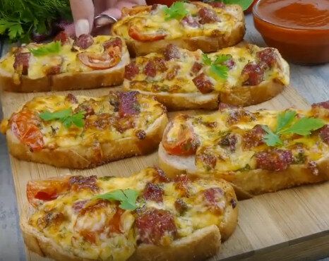 Вкусные горячие бутерброды: идеальный завтрак на скорую руку