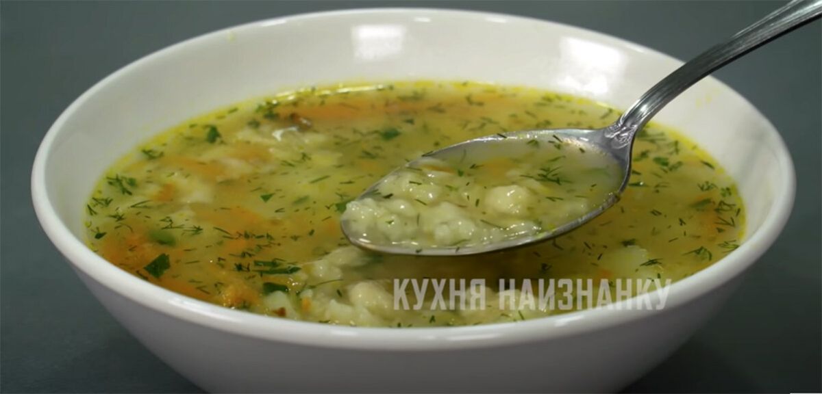 Суп, который согреет душу: как приготовить затируху по бабушкиному рецепту