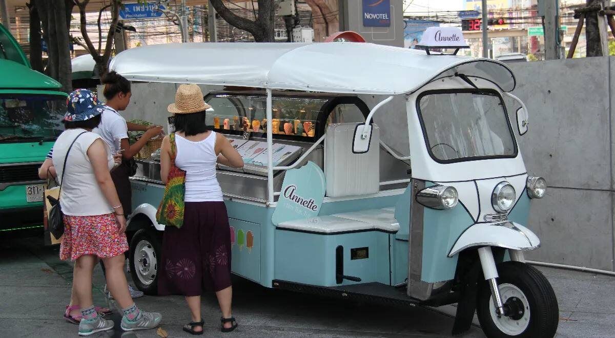 В Таиланде появились экзотические вкусы мороженого, которые удивляют туристов