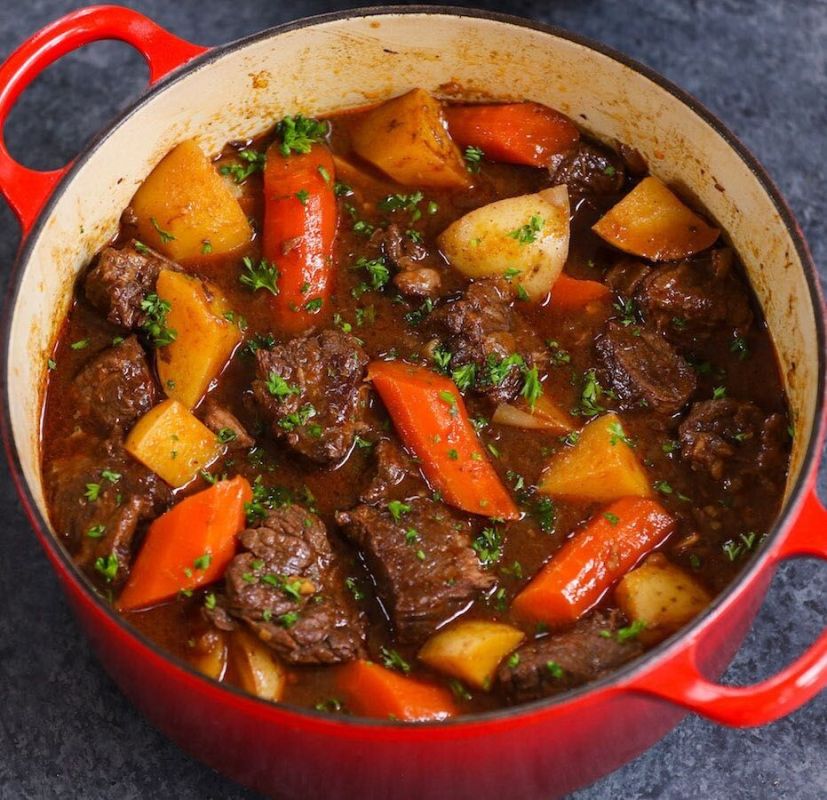 Уютный зимний воскресный ужин: согревайтесь вкусом и атмосферой